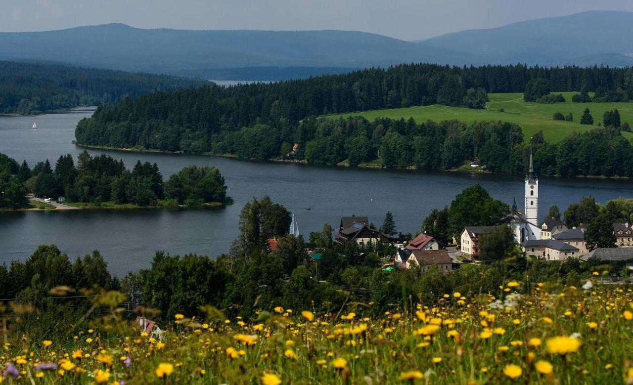 Apartmany Pinie Lipno Lipno nad Vltavou Exterior photo